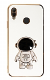 Eiroo Astronot Huawei Y6 2019 Standl Beyaz Silikon Klf