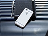 Eiroo iPhone SE / 5 / 5S Metal Kenarl Beyaz Rubber Klf - Resim: 2