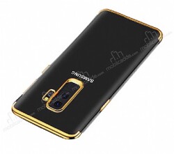 Eiroo Radiant Samsung Galaxy J8 Gold Kenarlı Şeffaf Silikon Kılıf - Eiroo