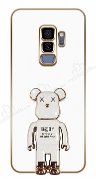 Eiroo Samsung Galaxy S9 Plus Baby Bear Standl Beyaz Silikon Klf