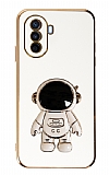 Eiroo Astronot Huawei Nova Y70 Standlı Beyaz Silikon Kılıf
