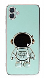 Eiroo Astronot Samsung Galaxy A04e Standl Yeil Silikon Klf