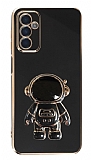 Eiroo Astronot Samsung Galaxy M13 Standl Siyah Silikon Klf