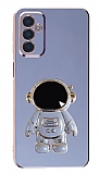 Eiroo Astronot Samsung Galaxy M13 Standl Mavi Silikon Klf