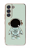Eiroo Astronot Samsung Galaxy S21 FE 5G Standlı Yeşil Silikon Kılıf