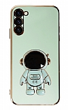 Eiroo Astronot Samsung Galaxy S23 Standlı Yeşil Silikon Kılıf