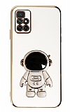 Eiroo Astronot Xiaomi Redmi 10 2022 Prime Standl Beyaz Silikon Klf