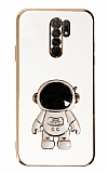 Eiroo Astronot Xiaomi Redmi 9 Standl Beyaz Silikon Klf