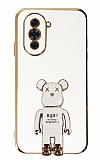 Eiroo Huawei nova 10 Pro Baby Bear Standlı Beyaz Silikon Kılıf