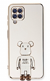 Eiroo Samsung Galaxy A22 4G Baby Bear Standlı Beyaz Silikon Kılıf