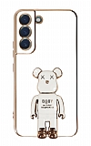 Eiroo Samsung Galaxy S21 FE 5G Baby Bear Standlı Beyaz Silikon Kılıf