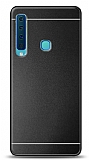 Samsung Galaxy A9 2018 Metal Siyah Şeritli Rubber Kılıf