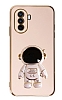 Eiroo Astronot Huawei Nova Y70 Standl Pembe Silikon Klf