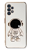 Eiroo Astronot Samsung Galaxy A13 Standl Beyaz Silikon Klf