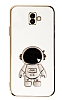 Eiroo Astronot Samsung Galaxy J6 Plus Standl Beyaz Silikon Klf