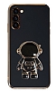Eiroo Astronot Samsung Galaxy S23 Plus Standl Siyah Silikon Klf