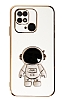 Eiroo Astronot Xiaomi Redmi 10C Standl Beyaz Silikon Klf