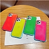 Eiroo Neon Bumper iPhone 11 Pro Max Karanlkta Parlayan Sar Silikon Klf - Resim 6