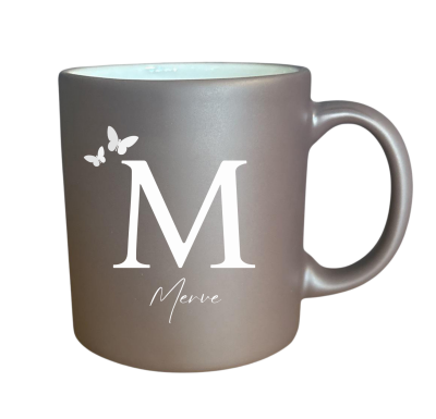 Kişiye Özel Baskılı Harfli İsimli Kelebekli Gri Kupa - Mch